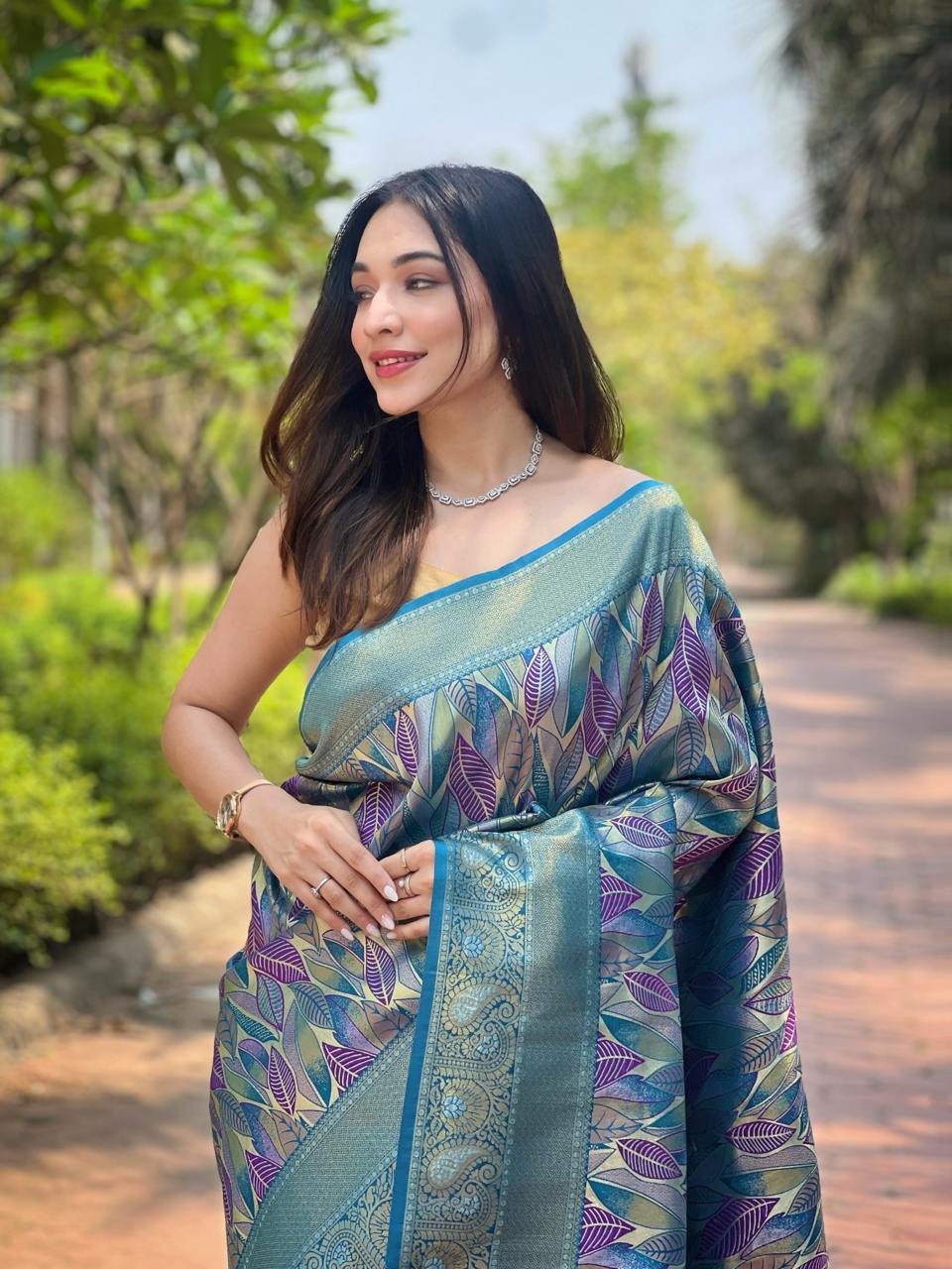 Women's Luxurious Pista Green & Pink Art Silk Saree with Intricate Leaf Weave & Broad Zari Border – Ideal for Festive & Wedding Occasions - Image 16