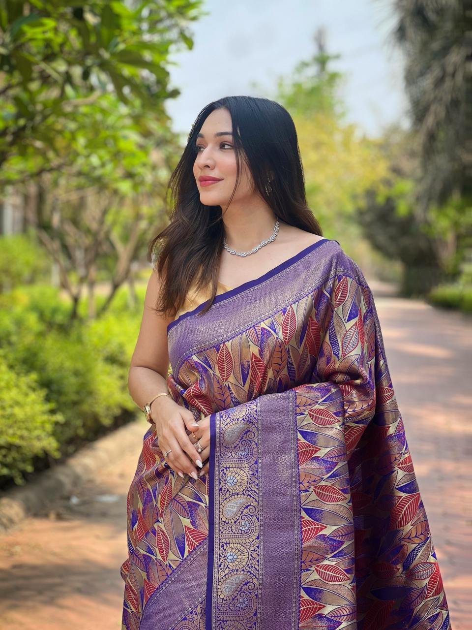 Women's Luxurious Pista Green & Pink Art Silk Saree with Intricate Leaf Weave & Broad Zari Border – Ideal for Festive & Wedding Occasions - Image 10